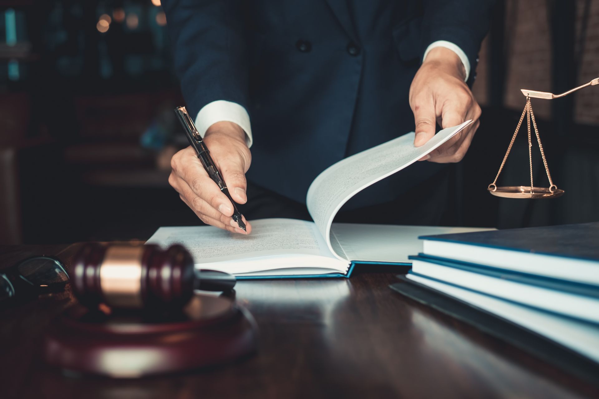 Bufete de abogados para reclamación de cláusulas de contrato